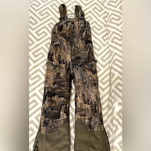 Magellan outdoor bids